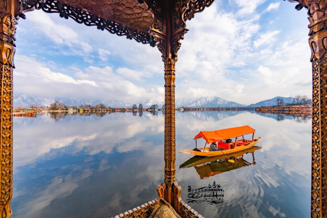 New Jacquline Heritage Houseboats Srīnagar Exterior foto